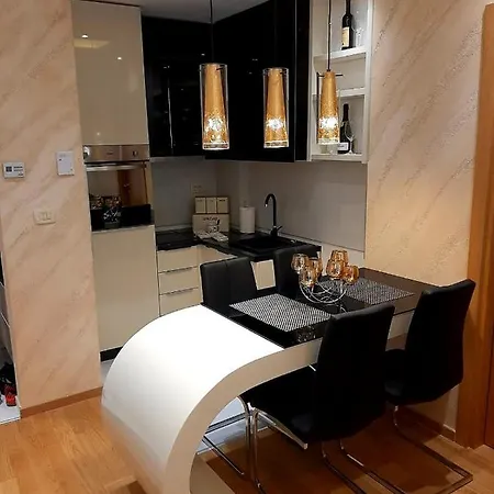 Lux S14 - Pekovic Apartment