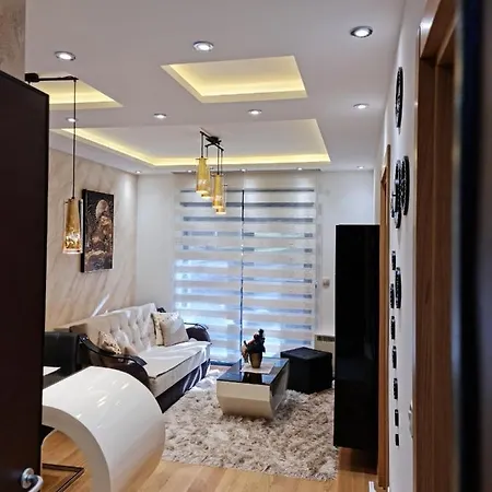 Lux S14 - Pekovic Apartment