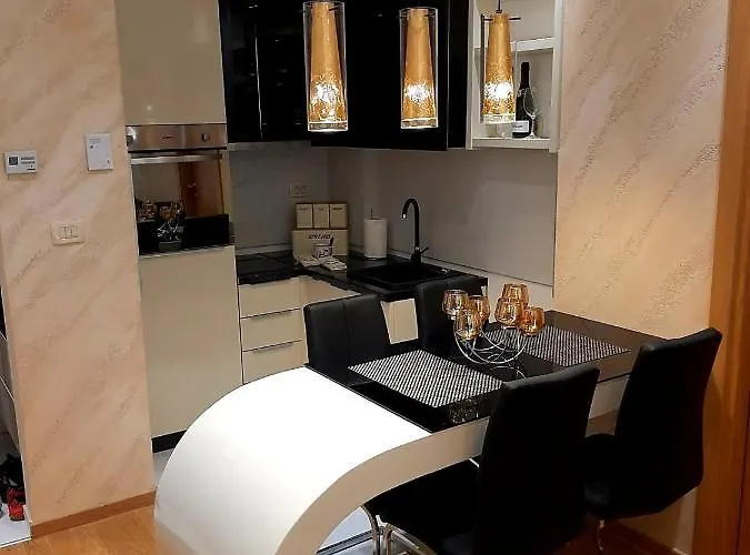 Lux S14 - Pekovic דירה