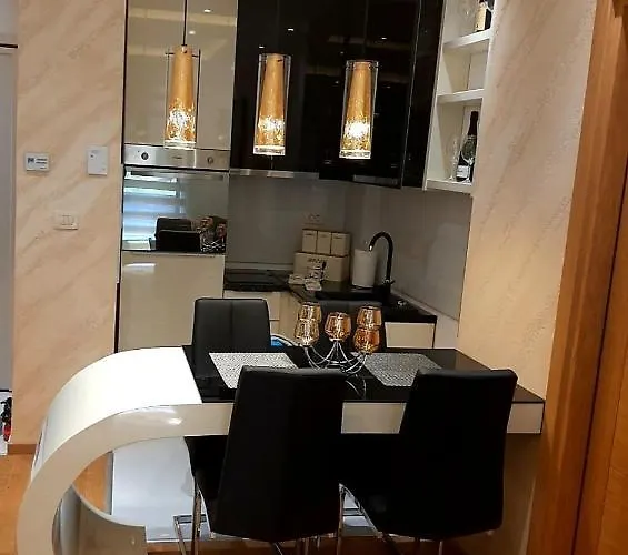 Lux S14 - Pekovic דירה