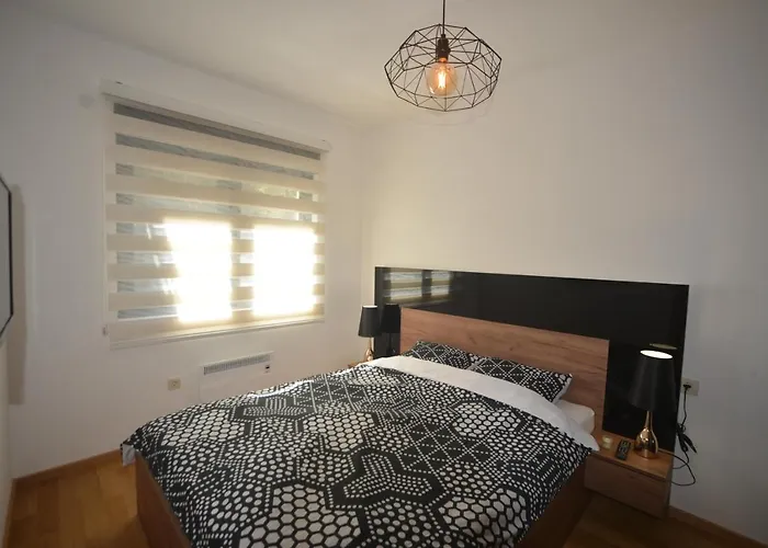 Lux S14 - Pekovic * זלאטיבור